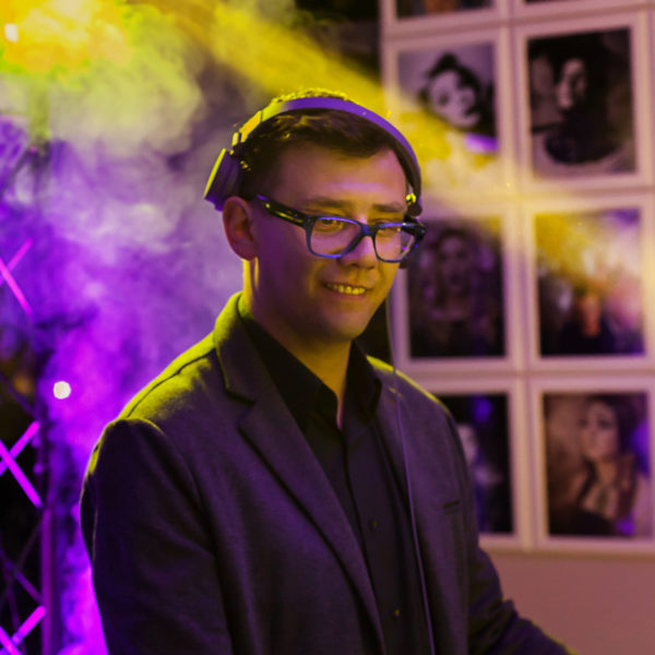 http://livent.pl/wp-content/uploads/2018/06/054-600x600.jpg
